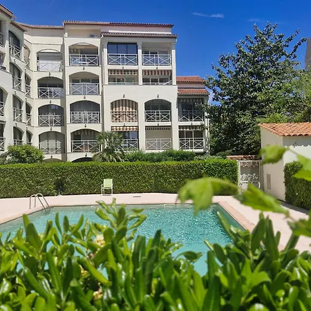 Avec Coin-nuit, Piscine Et Parking A - Fr-1-780-74 סן-מקסים