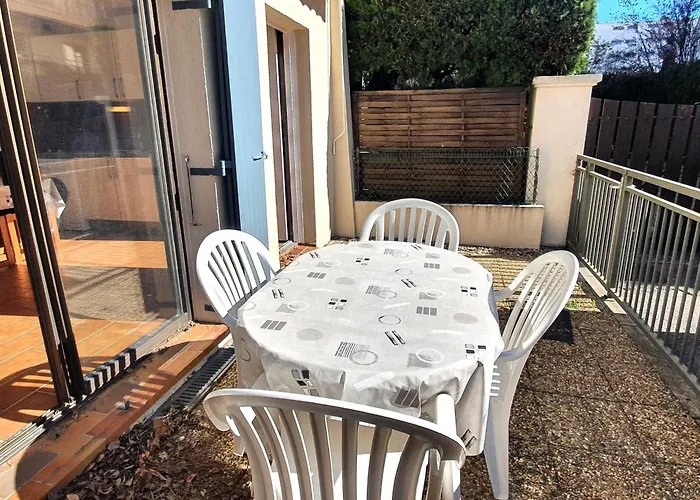 Avec Coin-nuit, Piscine Et Parking A - Fr-1-780-74 *