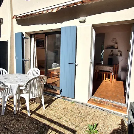 Apartment Avec Coin-nuit, Piscine Et Parking A - Fr-1-780-74 Sainte-Maxime